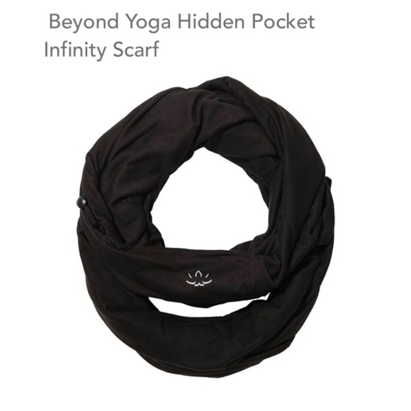 🆕Beyond Yoga Black Infinity Scarf with Hidden Pocket - Picture 3 of 4